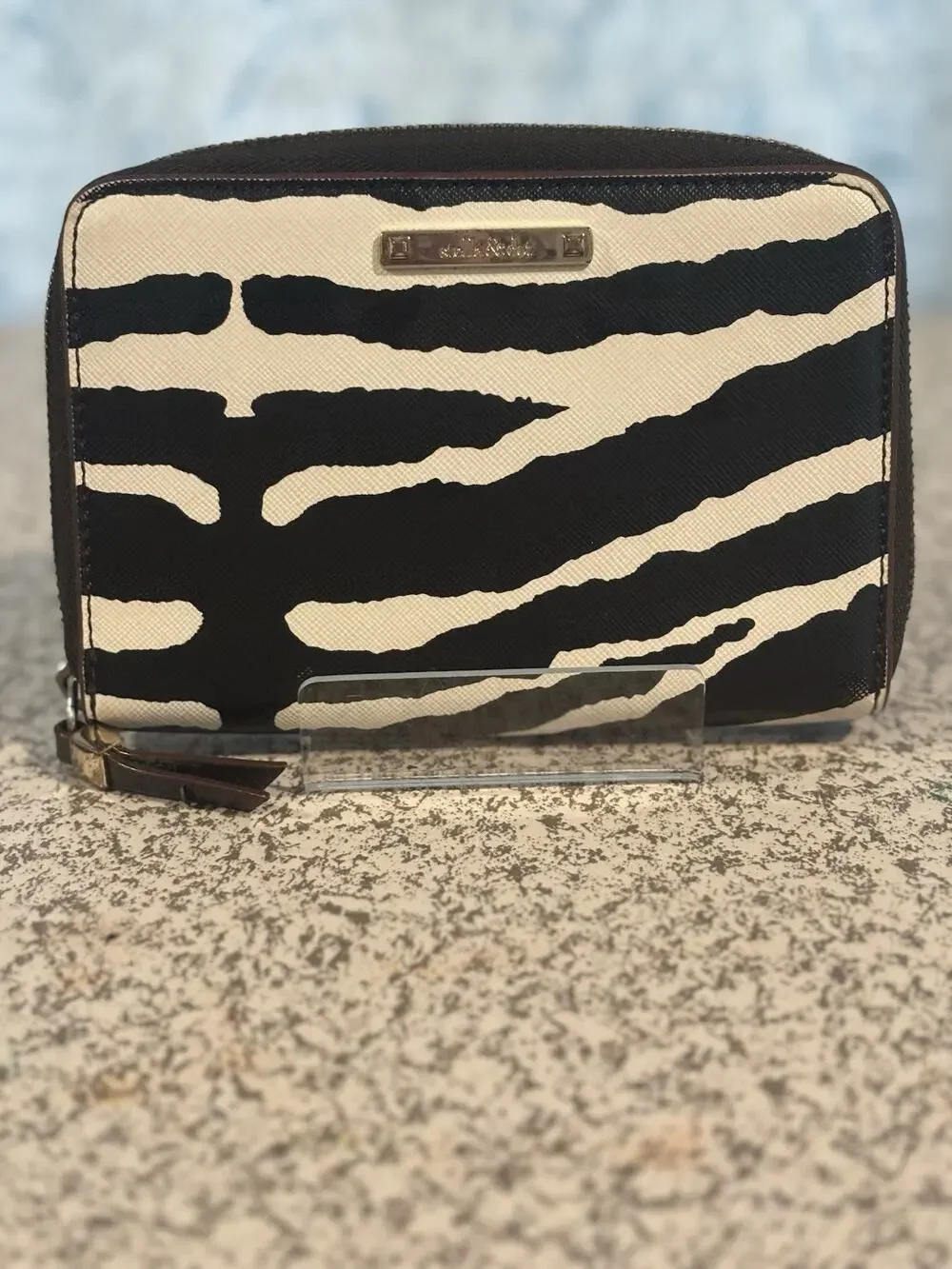 Women's Stella & Dot Zebra Print Black White Zip Around Wallet EUC Mob Wife